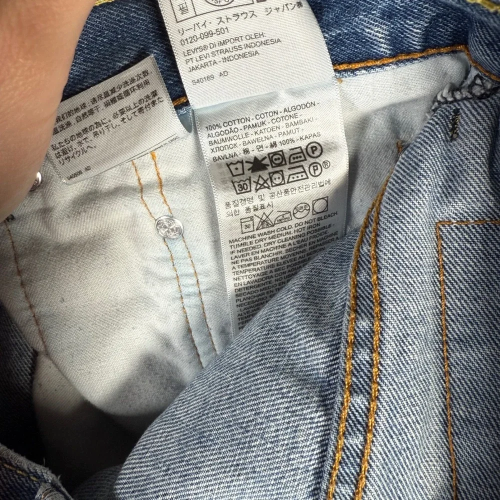 Levis 550 Men's 38x32 Relaxed Fit Tapered Leg Blue Denim Jeans Light Wash